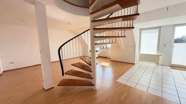 Moderne 2-Zimmer-Maisonettewohnung mit offenem Wohnkonzept und Spitzboden